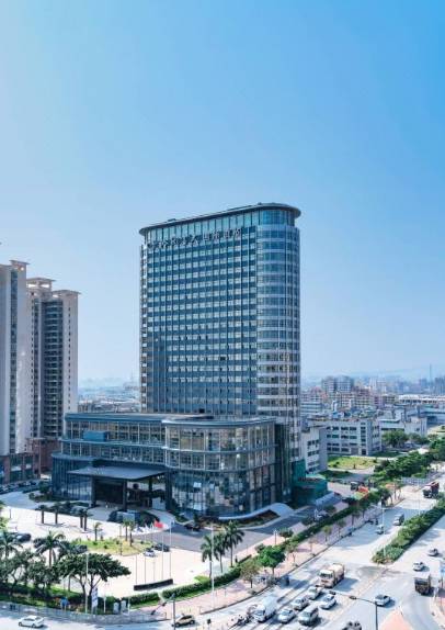 深圳澔悦格兰云天国际酒店（国际会展中心海上田园东地铁站店）