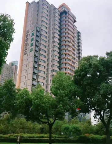 莫泰酒店（上海陆家嘴羽山路源深体育中心地铁站店）